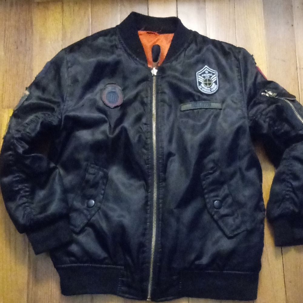 EUC like new Black Flight jacket sz 7 patches zipp